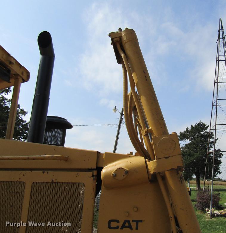 image for item DE5852 1985 Caterpillar D6H dozer