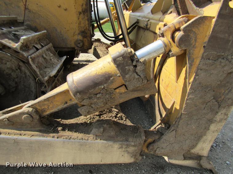 image for item DE5852 1985 Caterpillar D6H dozer