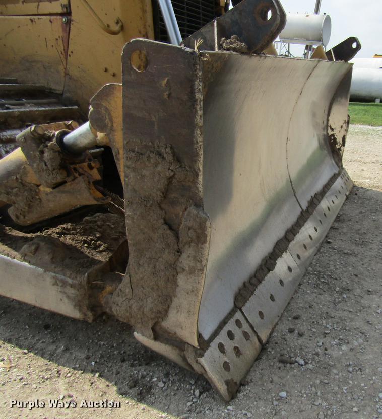 image for item DE5852 1985 Caterpillar D6H dozer