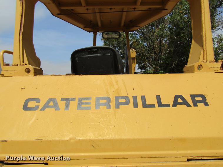 image for item DE5852 1985 Caterpillar D6H dozer