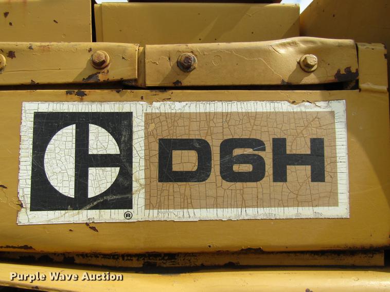 image for item DE5852 1985 Caterpillar D6H dozer