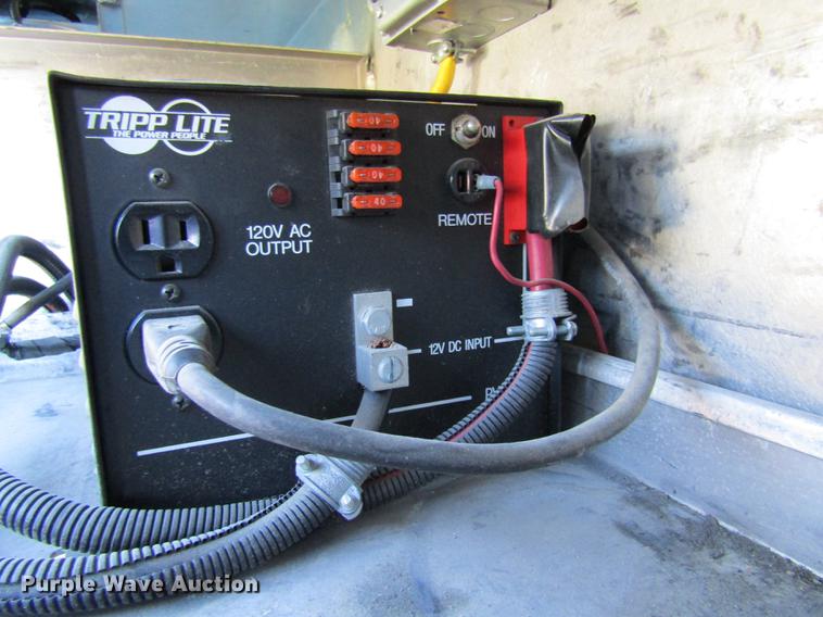 image for item DE5864 2001 International 4900 bucket truck