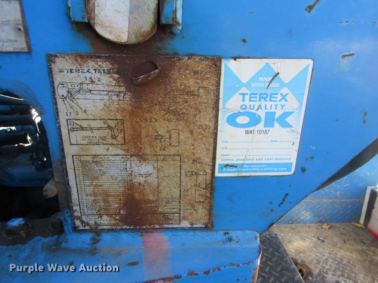 image for item DE5864 2001 International 4900 bucket truck