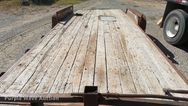 image for item DE7275 2003 PJ utility trailer