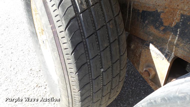 image for item DE7275 2003 PJ utility trailer