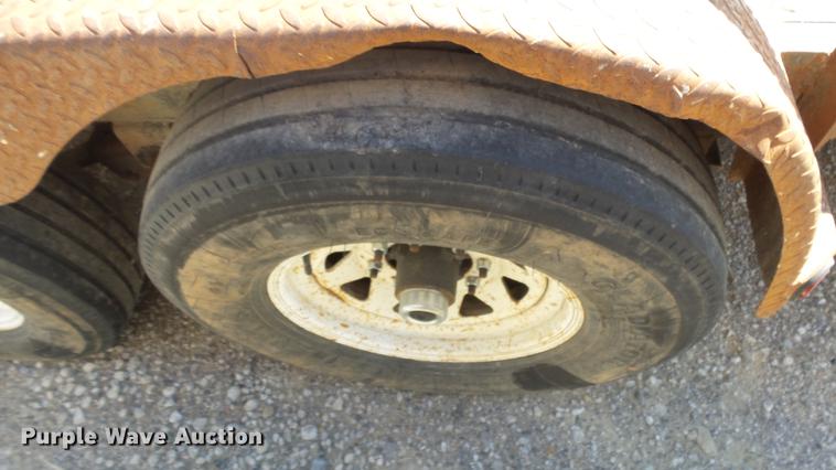 image for item DE7275 2003 PJ utility trailer