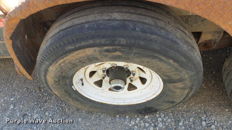 image for item DE7275 2003 PJ utility trailer