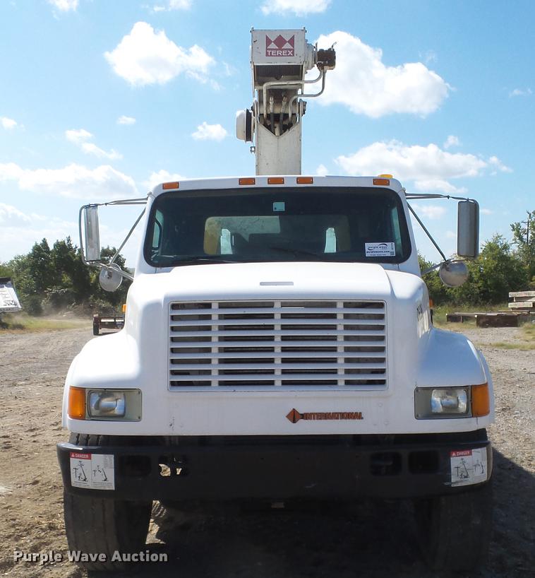 image for item DE7276 1990 International 4900 crane truck
