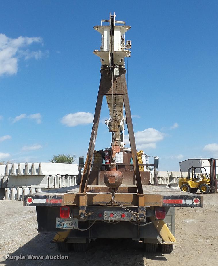 image for item DE7276 1990 International 4900 crane truck