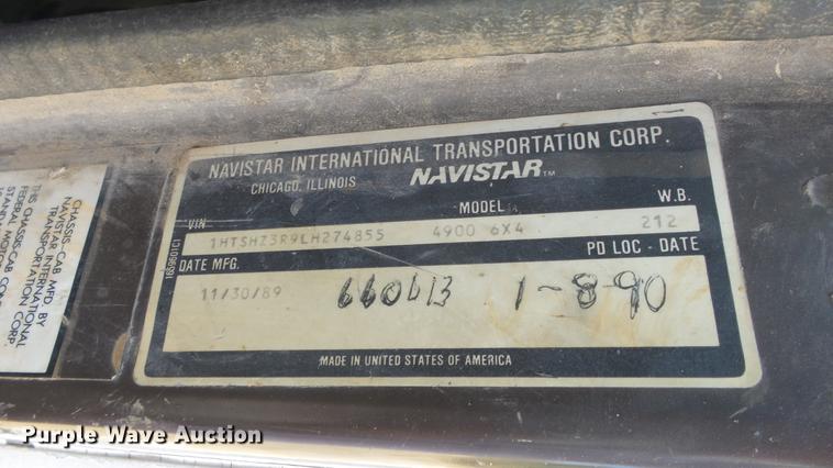 image for item DE7276 1990 International 4900 crane truck