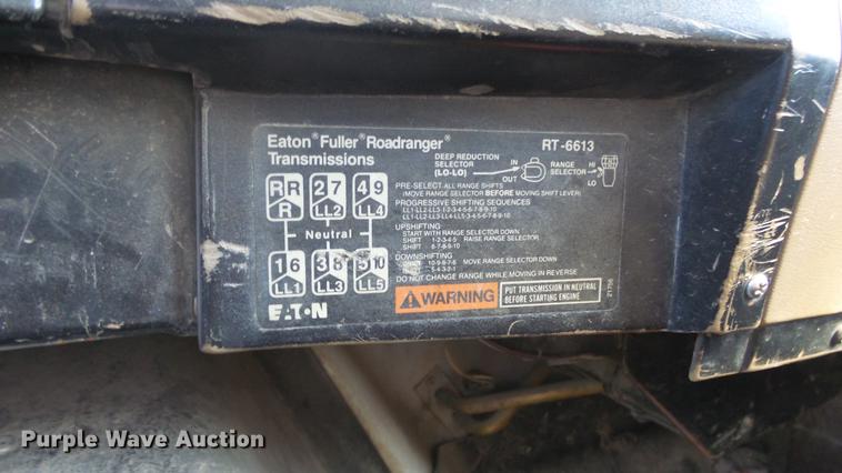 image for item DE7276 1990 International 4900 crane truck