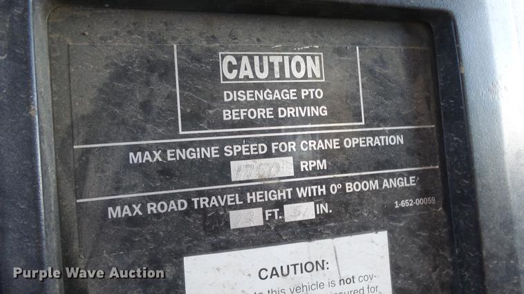 image for item DE7276 1990 International 4900 crane truck