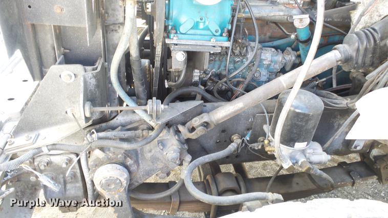 image for item DE7276 1990 International 4900 crane truck