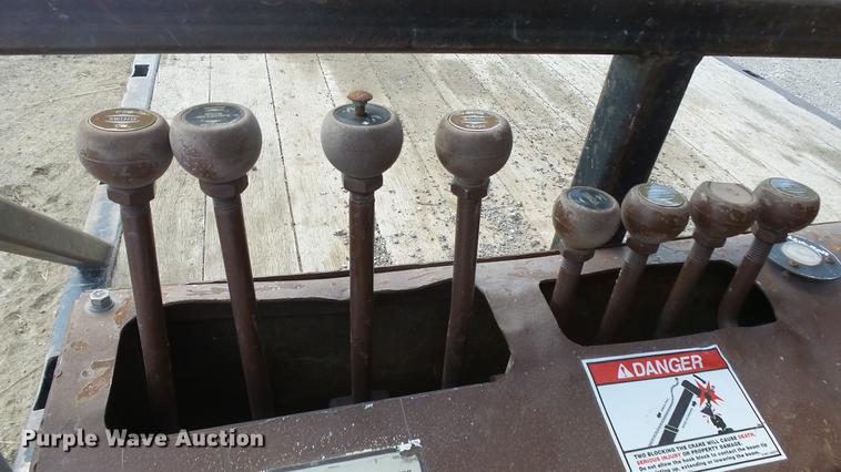 image for item DE7276 1990 International 4900 crane truck