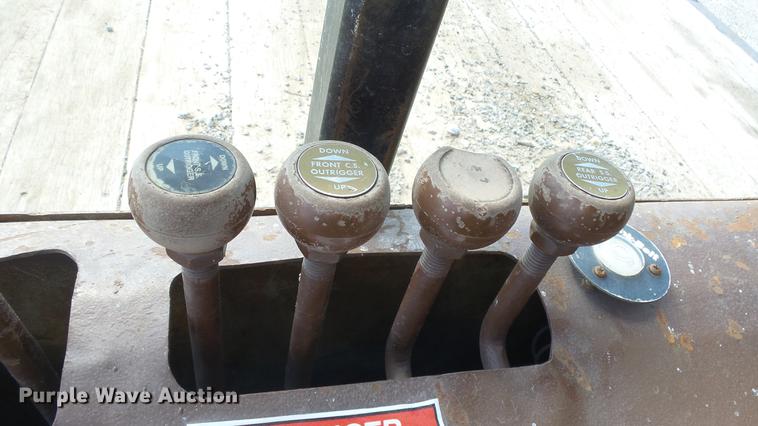 image for item DE7276 1990 International 4900 crane truck