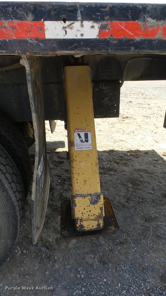 image for item DE7276 1990 International 4900 crane truck