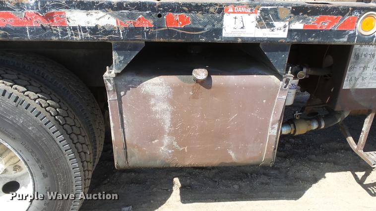 image for item DE7276 1990 International 4900 crane truck