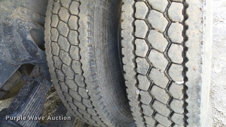 image for item DE7276 1990 International 4900 crane truck