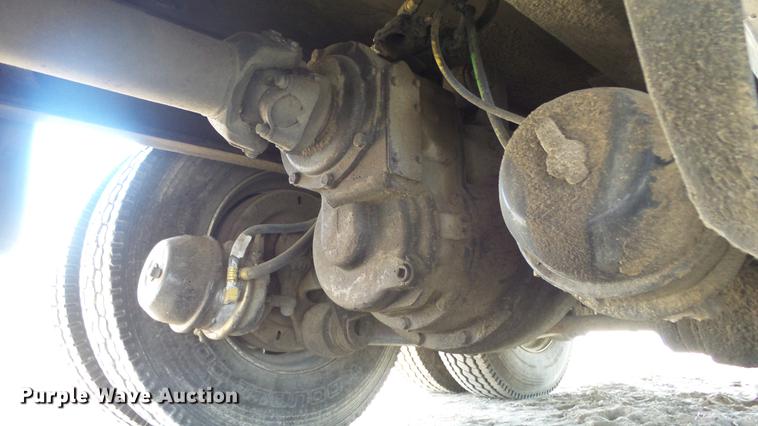 image for item DE7276 1990 International 4900 crane truck