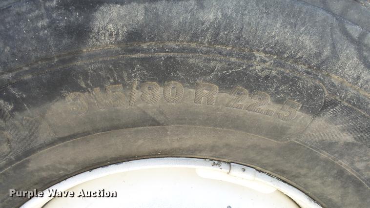 image for item DE7276 1990 International 4900 crane truck