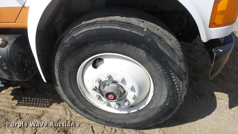 image for item DE7276 1990 International 4900 crane truck