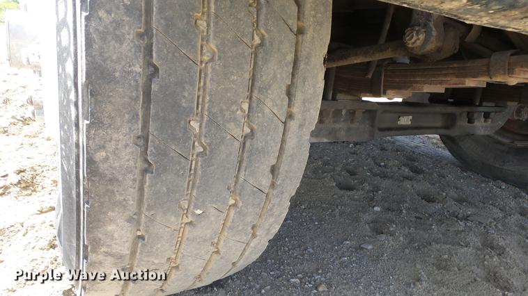 image for item DE7276 1990 International 4900 crane truck