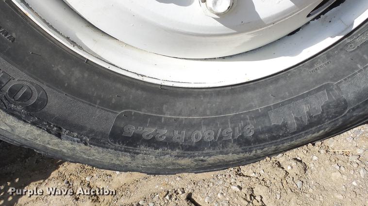 image for item DE7276 1990 International 4900 crane truck