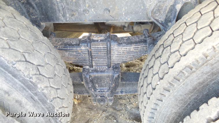 image for item DE7276 1990 International 4900 crane truck