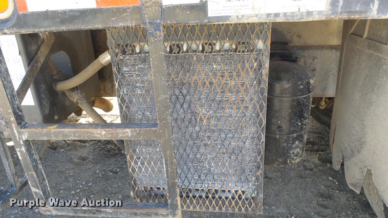 image for item DE7276 1990 International 4900 crane truck