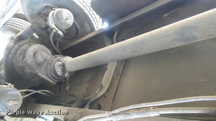 image for item DE7276 1990 International 4900 crane truck