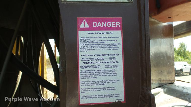 image for item DE7276 1990 International 4900 crane truck