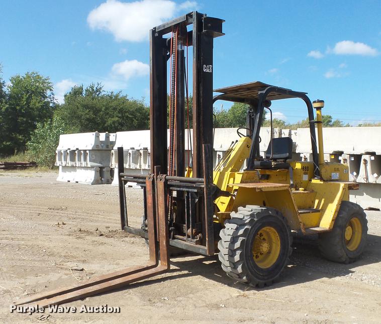 image for item DE7279 Caterpillar R80 forklift