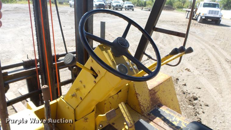 image for item DE7279 Caterpillar R80 forklift
