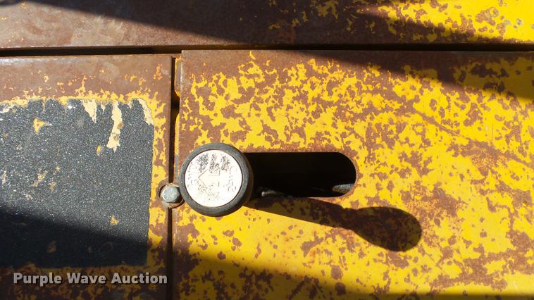 image for item DE7279 Caterpillar R80 forklift