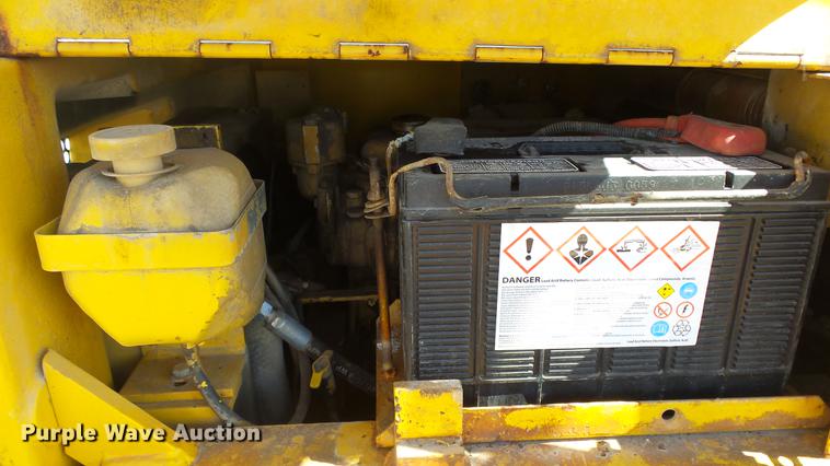 image for item DE7279 Caterpillar R80 forklift