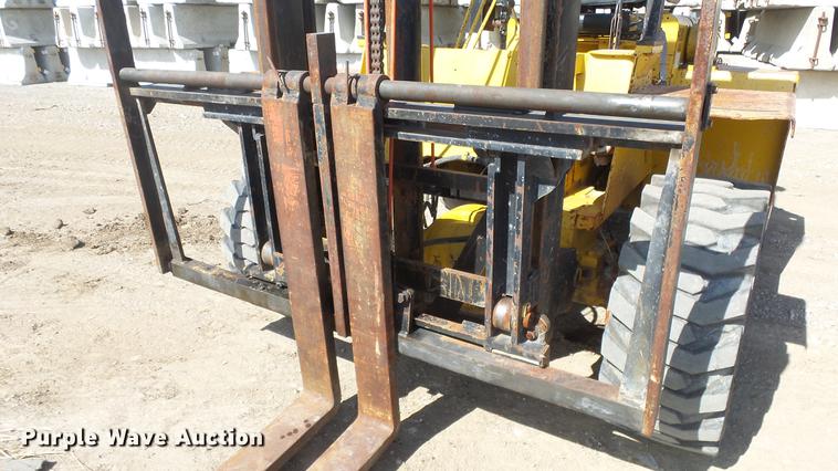 image for item DE7279 Caterpillar R80 forklift