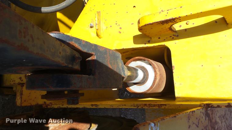 image for item DE7279 Caterpillar R80 forklift