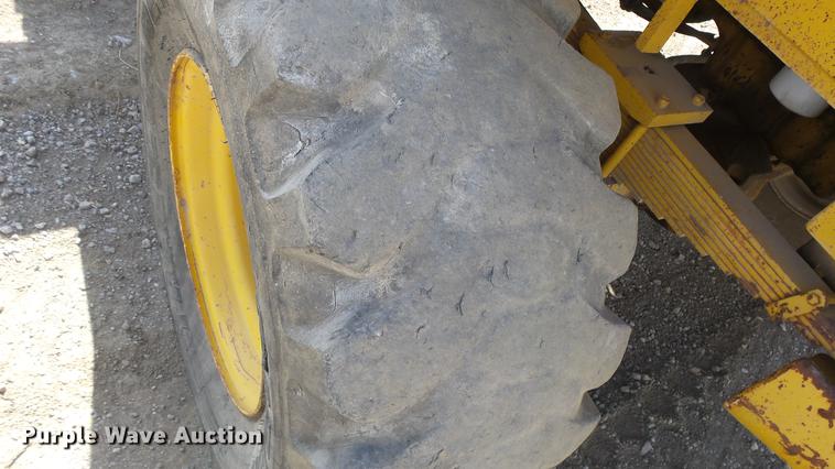image for item DE7279 Caterpillar R80 forklift