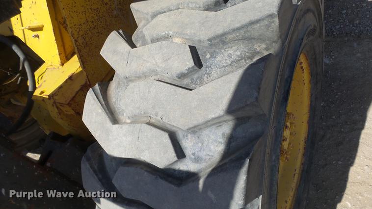 image for item DE7279 Caterpillar R80 forklift
