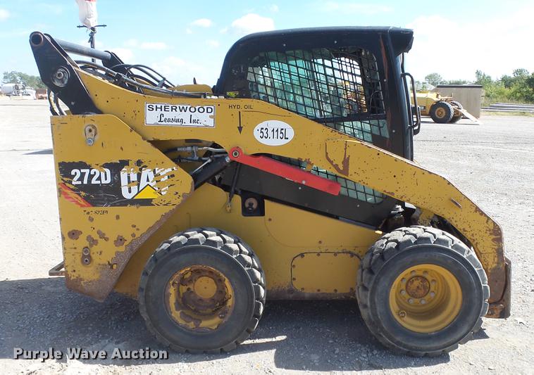 image for item DE7282 2012 Caterpillar 272D skid steer