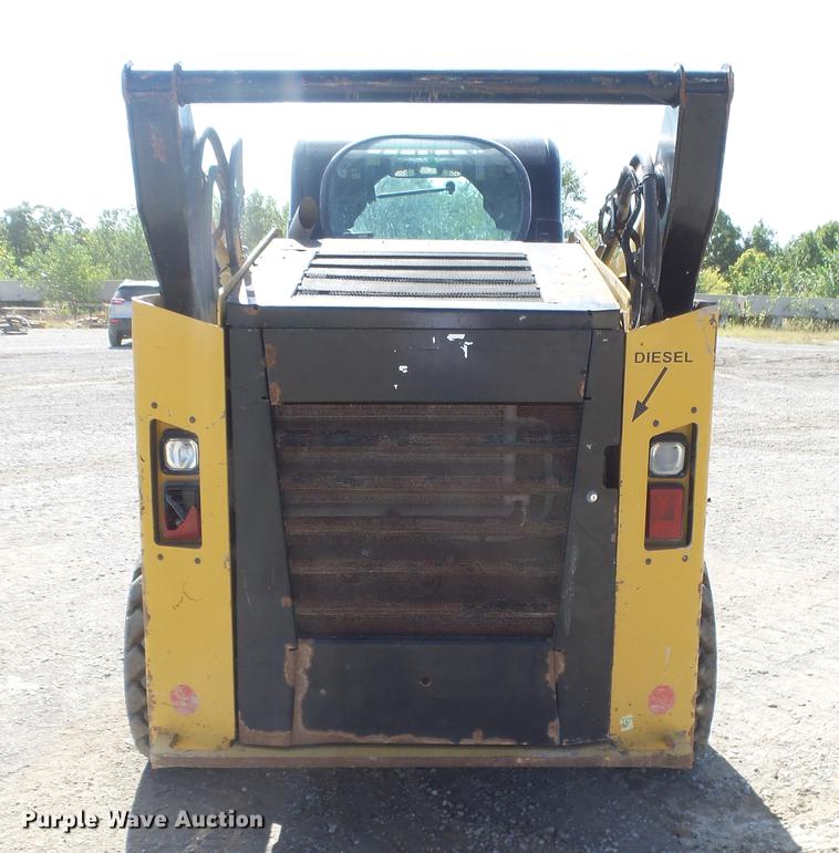 image for item DE7282 2012 Caterpillar 272D skid steer