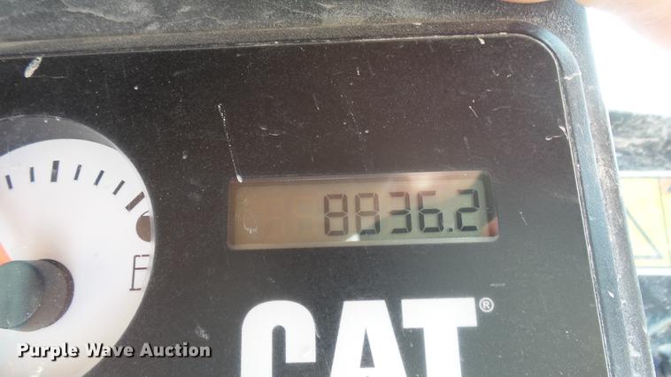 image for item DE7282 2012 Caterpillar 272D skid steer