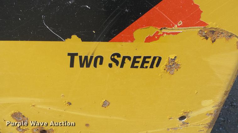 image for item DE7282 2012 Caterpillar 272D skid steer