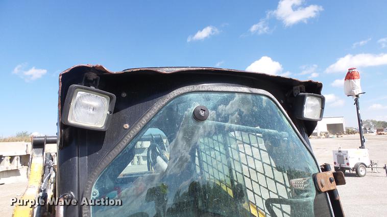 image for item DE7282 2012 Caterpillar 272D skid steer