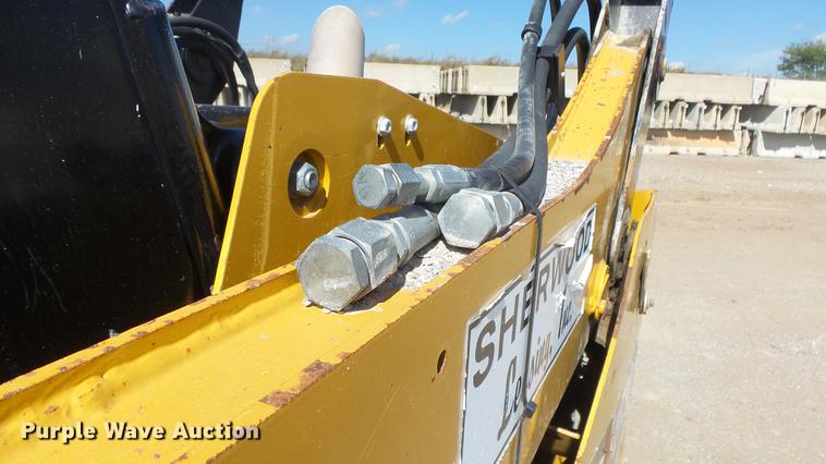 image for item DE7282 2012 Caterpillar 272D skid steer