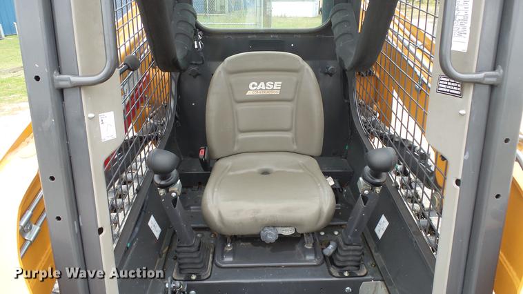 image for item DE7293 2012 Case TR270 skid steer
