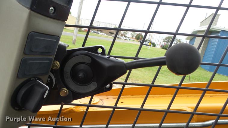 image for item DE7293 2012 Case TR270 skid steer