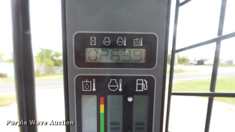 image for item DE7293 2012 Case TR270 skid steer