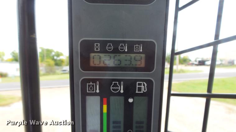 image for item DE7293 2012 Case TR270 skid steer