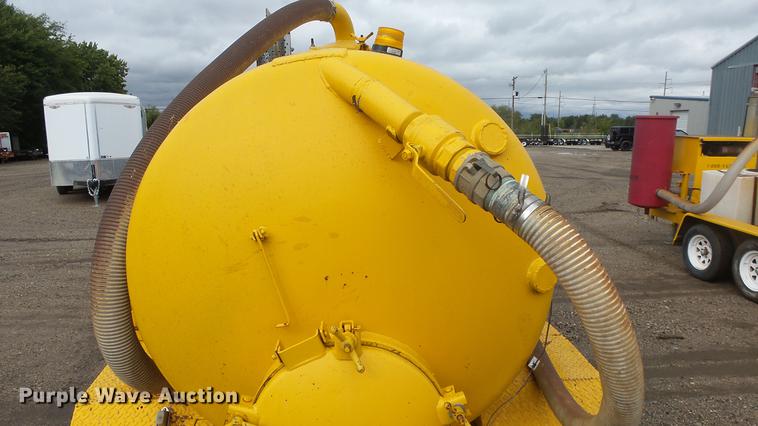 image for item DE7294 2000 Vactron PMD800 vacuum excavator